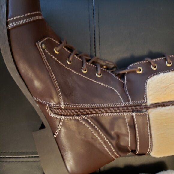 NEW Guess Lace-up Boots - Picture 2 of 7